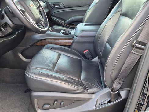 Used 2019 Chevrolet Suburban LT AWD/4WD image 15