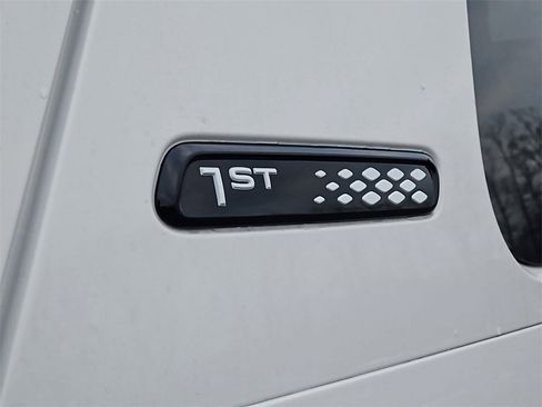 New 2025 Volkswagen ID. Buzz 1st Edition image 5