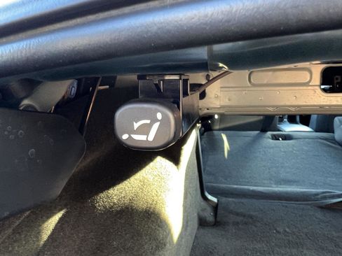 Used 2023 MAZDA MAZDA3 s image 41