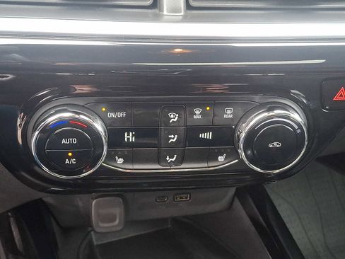 Used 2024 Chevrolet Trax RS w/ Sunroof Package image 17