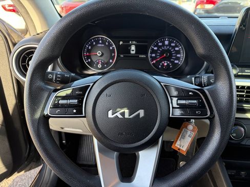 Used 2022 Kia Forte LXS FWD image 24