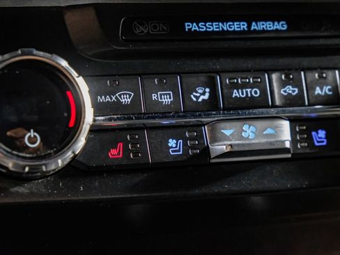 Used 2022 Ford F350 Lariat w/ Lariat Ultimate Package image 25