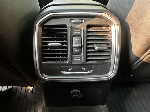 Used 2016 Porsche Macan S image 8