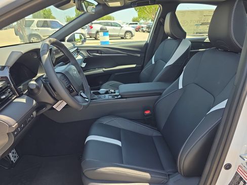 New 2026 Toyota Camry SE w/ Convenience Package FWD image 11