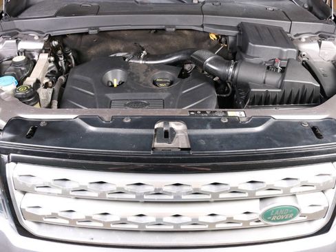 Used 2013 Land Rover LR2 HSE image 7