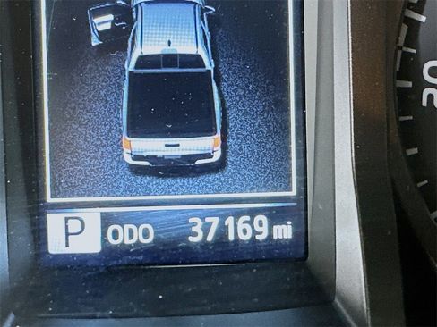 Used 2023 Toyota Tacoma TRD Off-Road w/ Technology Package image 32