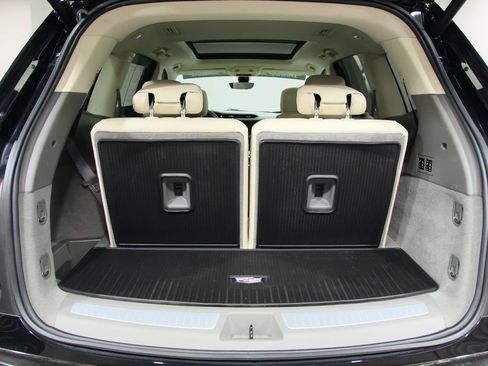 Used 2022 Cadillac XT6 Premium Luxury w/ Technology Package AWD/4WD image 26