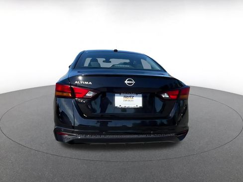 Used 2025 Nissan Altima 2.5 SV FWD image 10