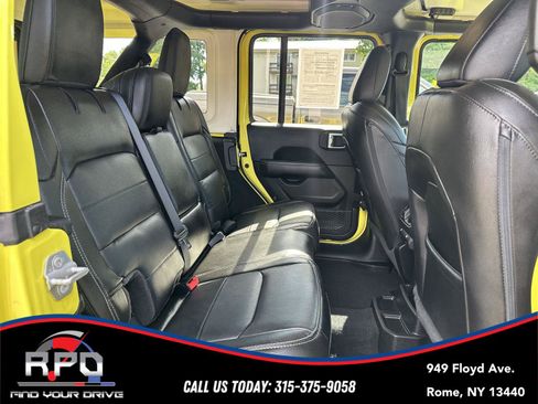 Used 2023 Jeep Wrangler Unlimited Sahara w/ LED Lighting Group AWD/4WD image 31