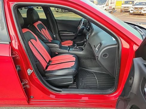 Used 2012 Dodge Charger SE RWD image 30