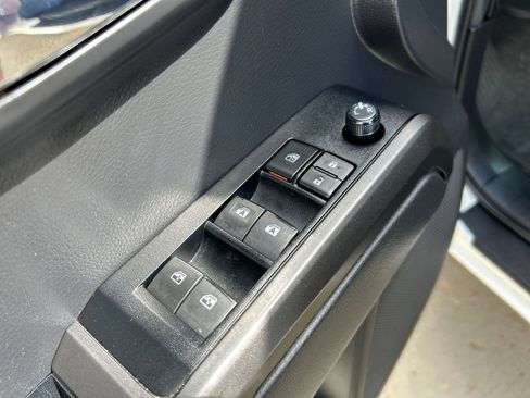 Certified 2022 Toyota Tacoma TRD Off-Road AWD/4WD image 12