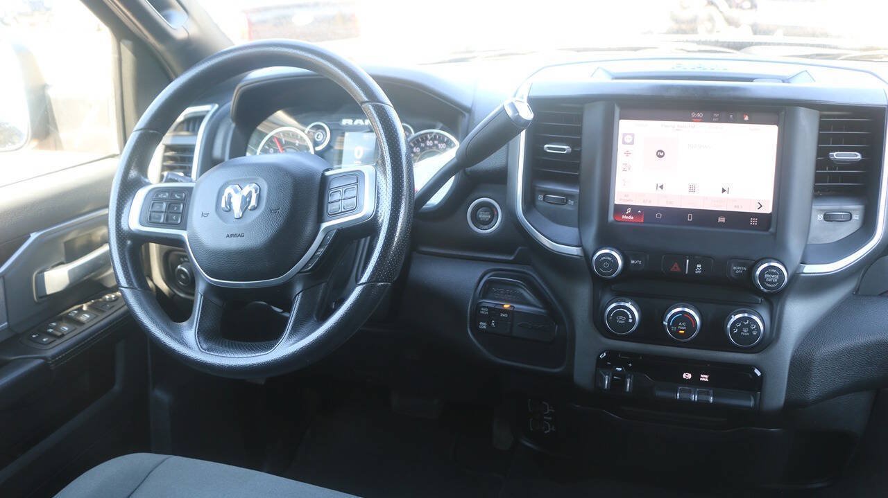 Used 2022 RAM 3500 Big Horn AWD/4WD image 15