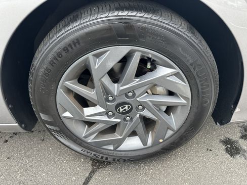 Used 2024 Hyundai Elantra SEL image 31