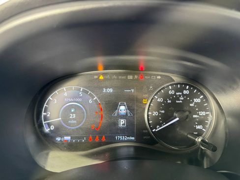 Used 2024 Nissan Kicks SR FWD image 14