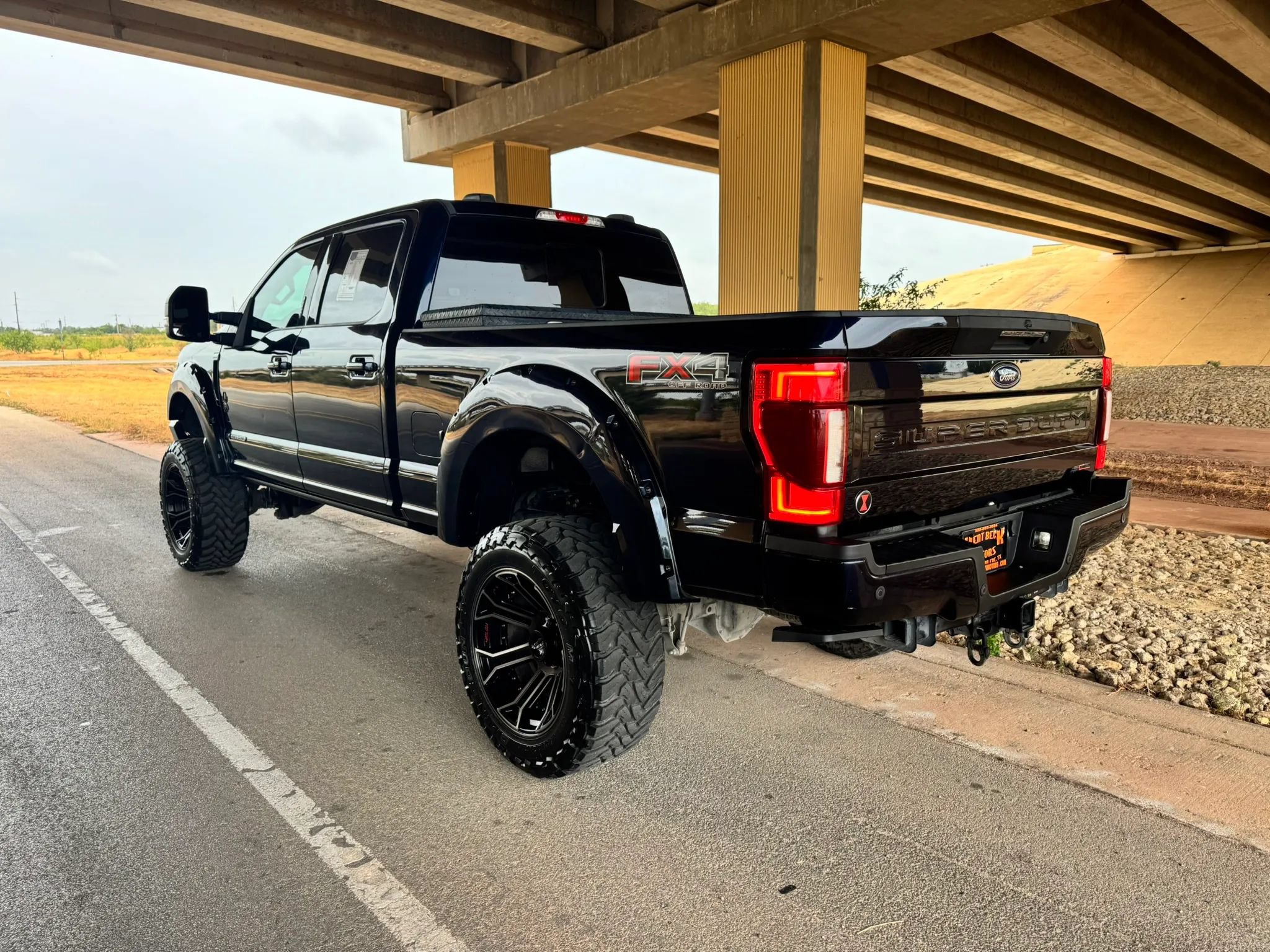 Used 2021 Ford F250 Lariat w/ Lariat Ultimate Package AWD/4WD image 5