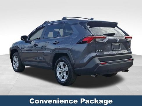 Used 2021 Toyota RAV4 XLE w/ Convenience Package image 5