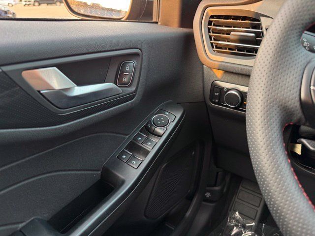 Certified 2023 Ford Escape ST-Line w/ Tech Pack #1 AWD/4WD image 29