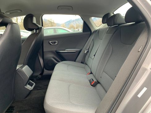 Used 2025 Kia K4 FWD image 25