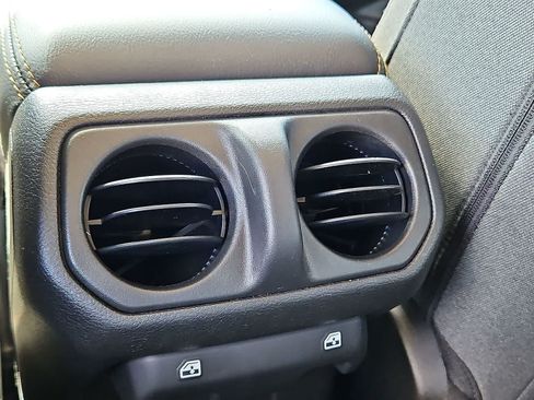 Used 2025 Jeep Wrangler Unlimited Sahara AWD/4WD image 26
