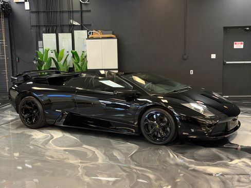 Used 2006 Lamborghini Murcielago Roadster AWD/4WD image 2