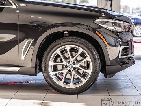 Used 2022 BMW X5 xDrive40i w/ Premium Package image 12