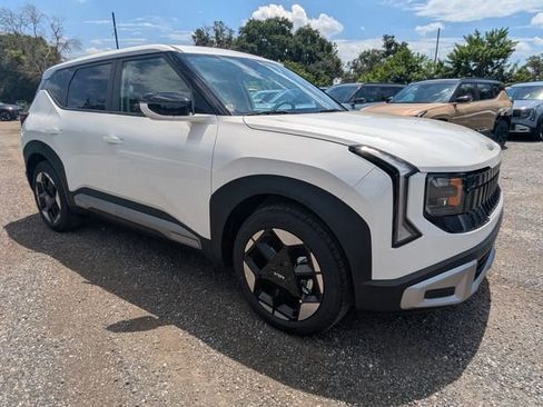New 2027 Kia Seltos S FWD image 8