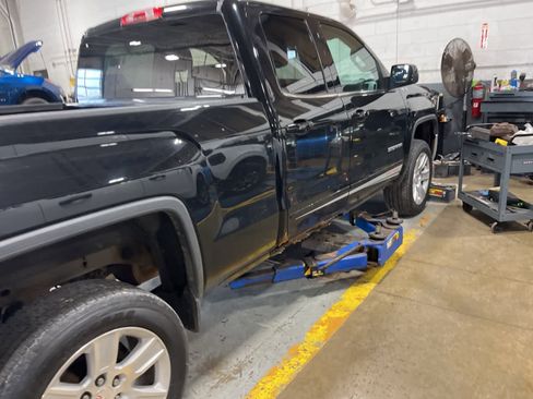 Used 2015 GMC Sierra 1500 SLE w/ SLE Value Package image 19