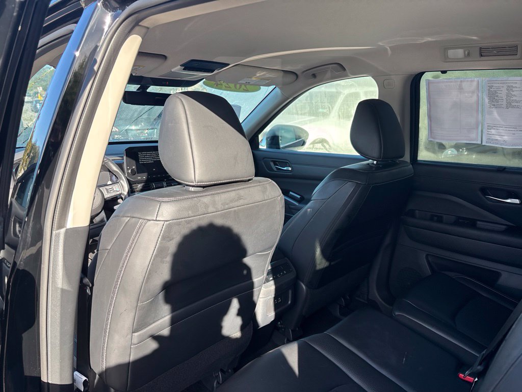 Used 2024 Nissan Pathfinder SL AWD/4WD image 20