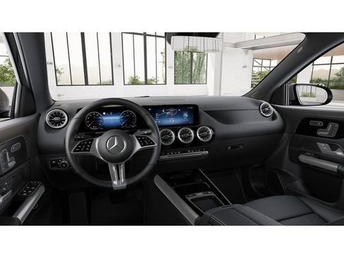 New 2026 Mercedes-Benz GLA 250 4MATIC image 3