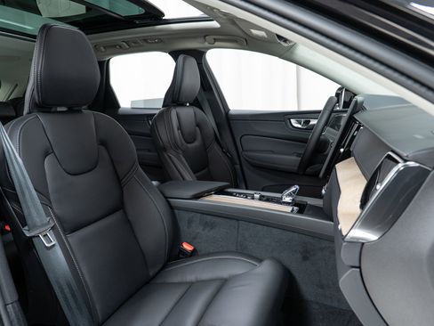 New 2026 Volvo XC60 B5 Ultra w/ Protection Package Premier image 22