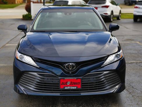 Used 2018 Toyota Camry XLE w/ Driver Assist Package FWD image 2