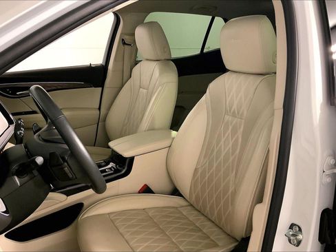 Used 2023 Buick Envision Avenir AWD/4WD image 22