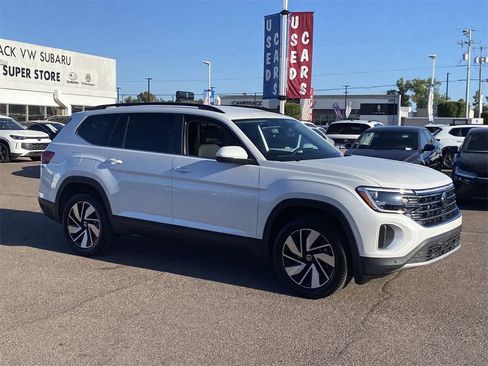 New 2026 Volkswagen Atlas SE image 2