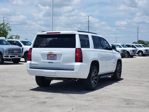 Used 2018 Chevrolet Tahoe LT w/ Luxury Package RWD image 7