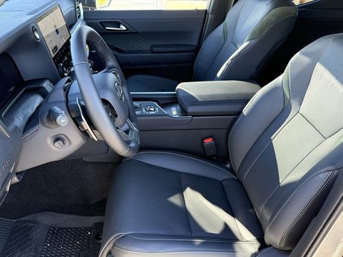 Used 2025 Lexus GX 550 image 17