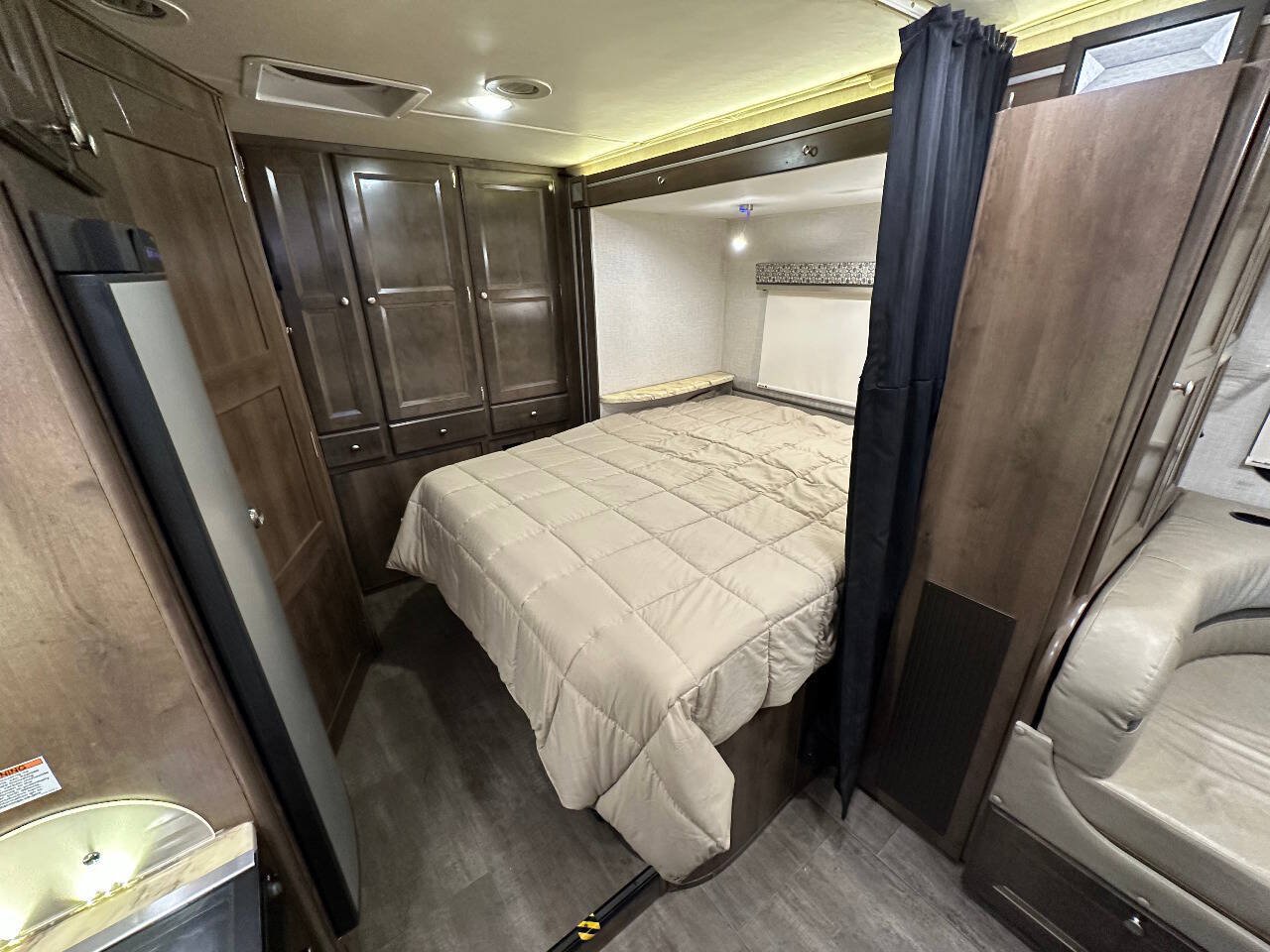 Used 2017 Mercedes-Benz Sprinter 3500 image 8