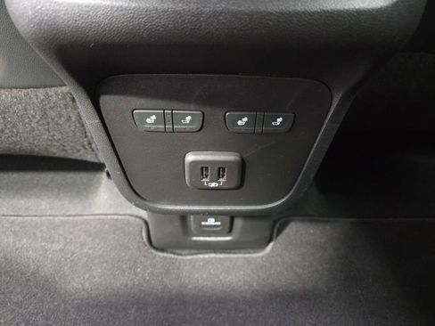 Used 2022 Chevrolet Equinox Premier AWD/4WD image 34