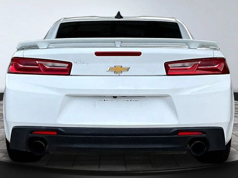 Used 2018 Chevrolet Camaro LT RWD image 5