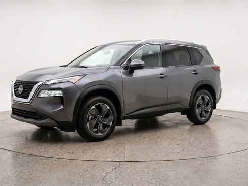 Used 2025 Nissan Rogue SV FWD image 3
