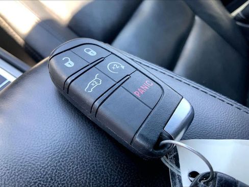Used 2020 Jeep Grand Cherokee Limited AWD/4WD image 15