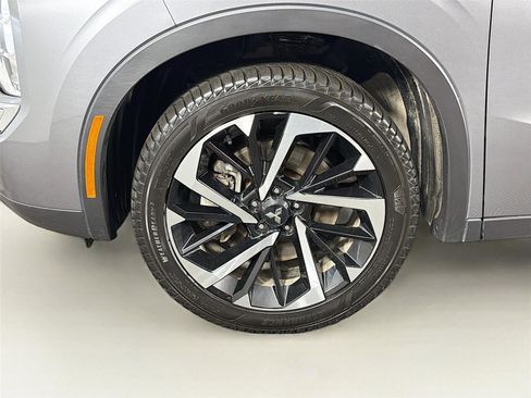 Used 2023 Mitsubishi Outlander SE AWD/4WD image 30