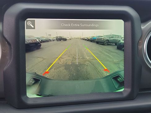 Used 2022 Jeep Gladiator Overland w/ Cold Weather Group image 30