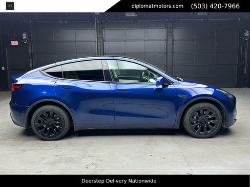 Used 2020 Tesla Model Y Long Range image 7