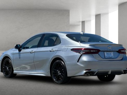 Used 2024 Toyota Camry XSE FWD image 6