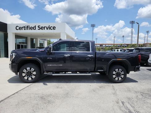 New 2026 GMC Sierra 2500 Denali w/ Denali Reserve Package AWD/4WD image 6