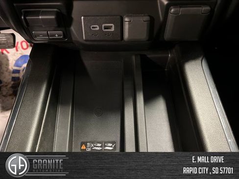 Used 2023 GMC Sierra 2500 AT4 w/ AT4 Premium Plus Package image 36