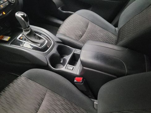 Used 2020 Nissan Rogue SV AWD/4WD image 26
