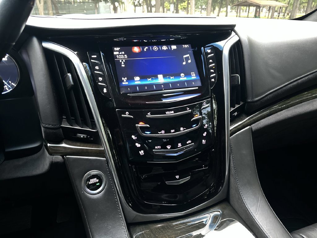 Certified 2019 Cadillac Escalade Platinum AWD/4WD image 13