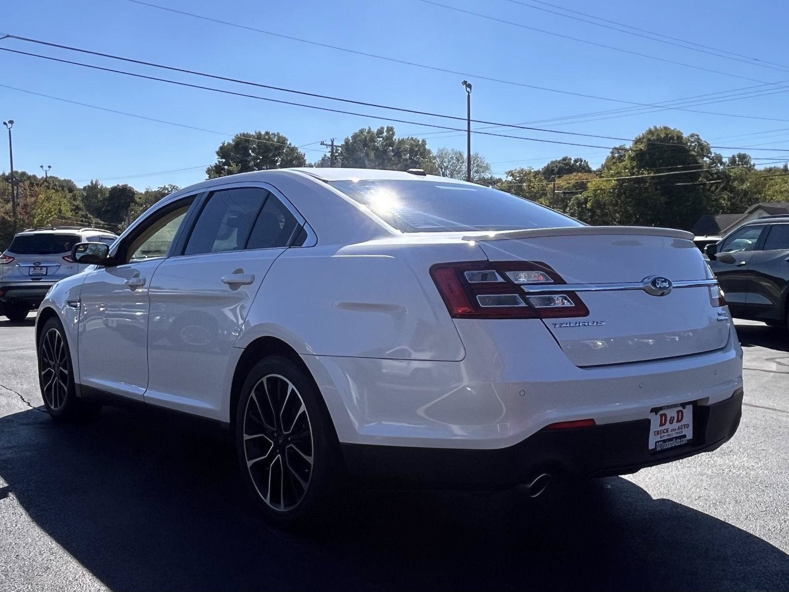 Used 2018 Ford Taurus SEL w/ Equipment Group 201A FWD image 3