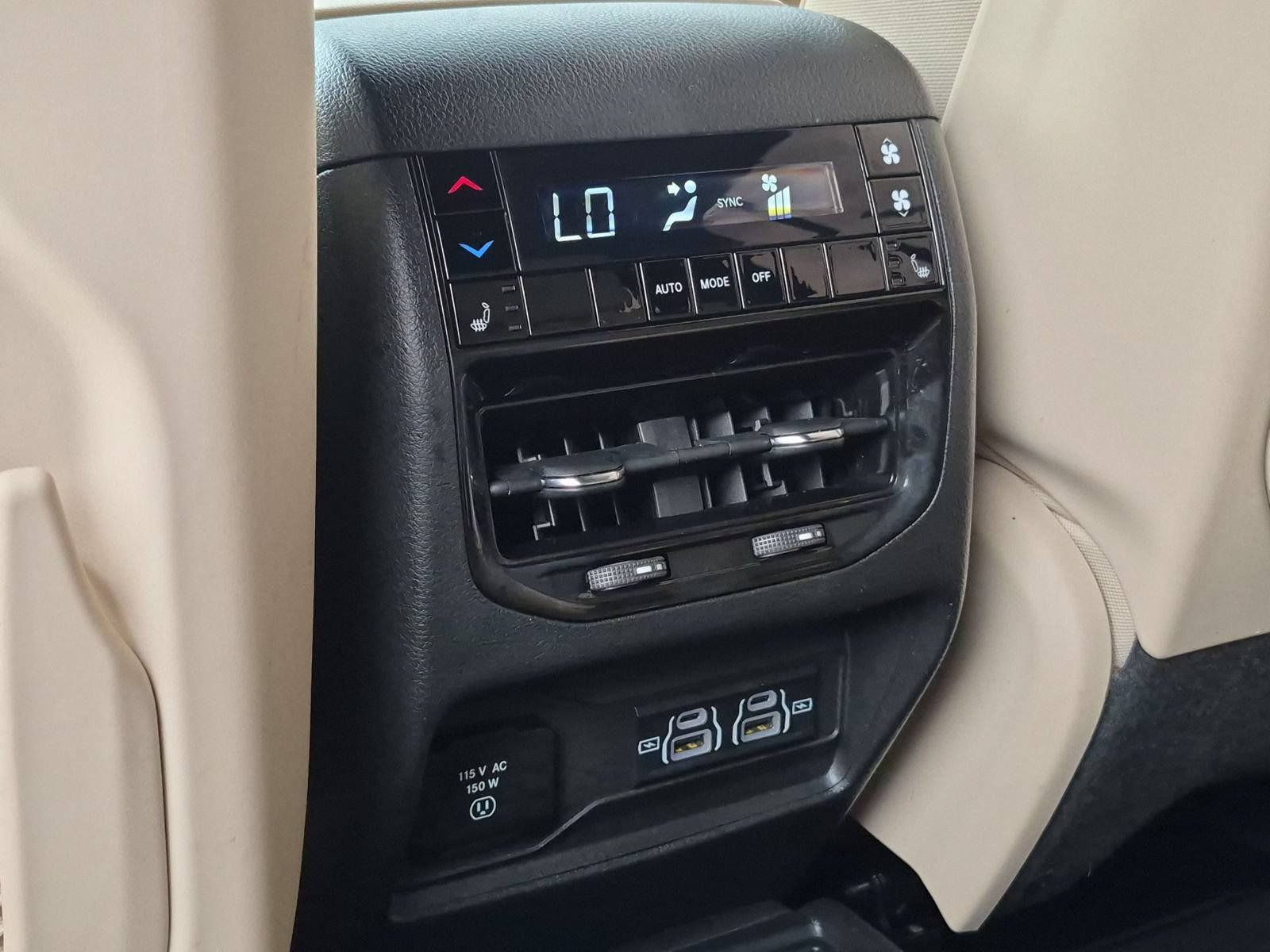 Used 2024 Jeep Grand Cherokee L Limited RWD image 22